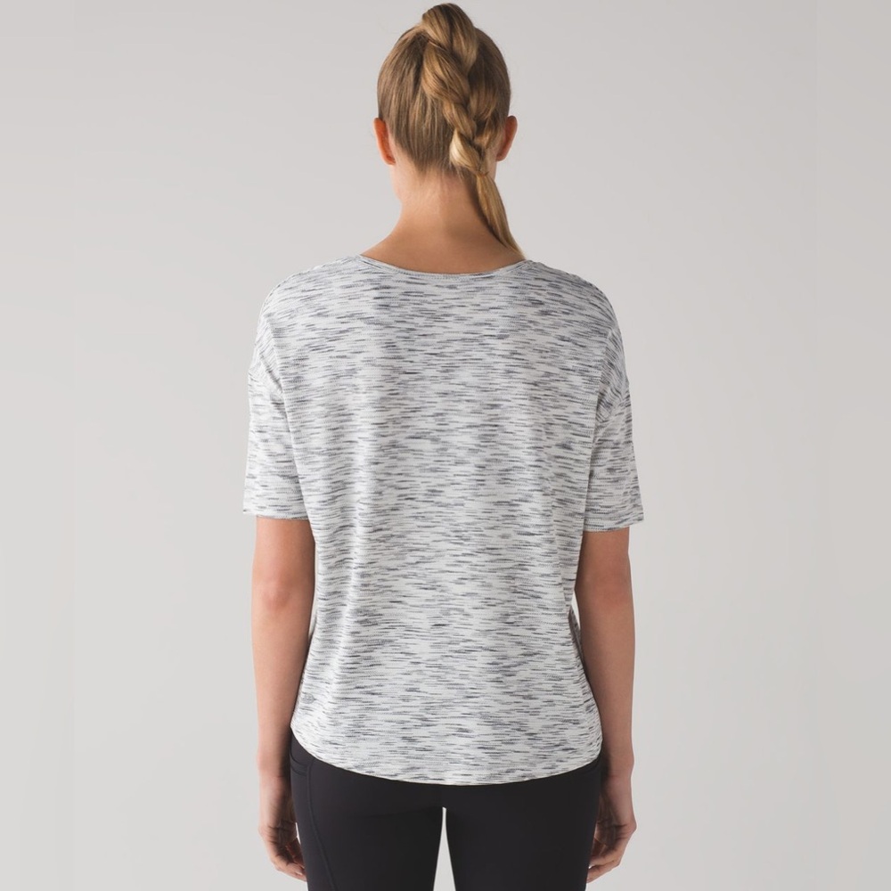 🍋 lululemon “run it out tee” size 4